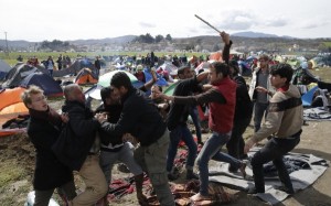 Έκλεισαν τα σύνορα από τα μεσάνυχτα - Πάνω από 35.000 στην Ελλάδα foto-eidomeni-simera