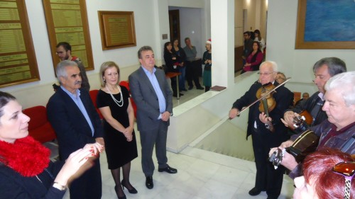 Με Χριστουγεννιάτικες μελωδίες «πλημμύρισε» σήμερα η Περιφέρεια Κρήτης DSC05028