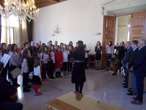 Γέμισε Χριστουγεννιάτικες μελωδίες η Λότζια lotzia