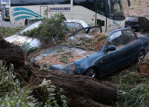Μετρούν τις πληγές τους στο Ηράκλειο μετά τη σφοδρή κακοκαιρία zimies31