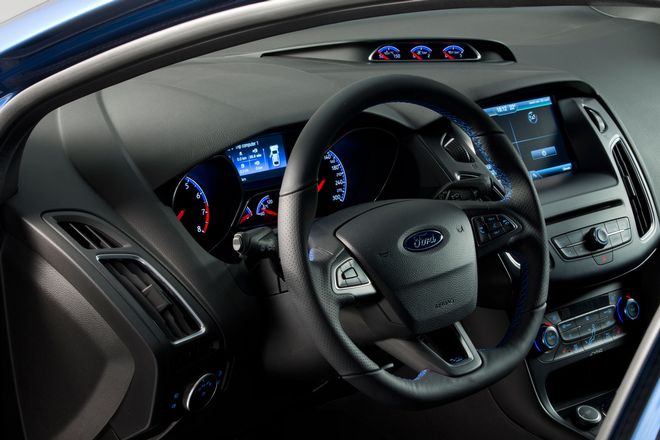 Με 315 ίππους και τετρακίνητο το νέο Ford Focus RS 2016-ford-focus-rs-debuts-in-cologne-here-are-the-official-details-photo-gallery_7