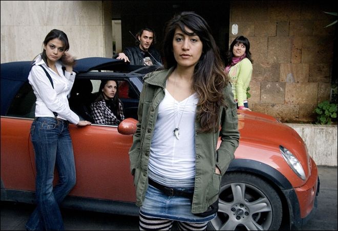 "Βόλτα" στην βομβαρδισμένη Βηρυτό car