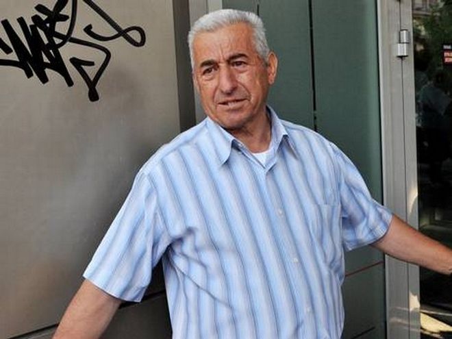 H ιστορία πίσω από τη συγκλονιστική φωτογραφία των capital controls pensioner3