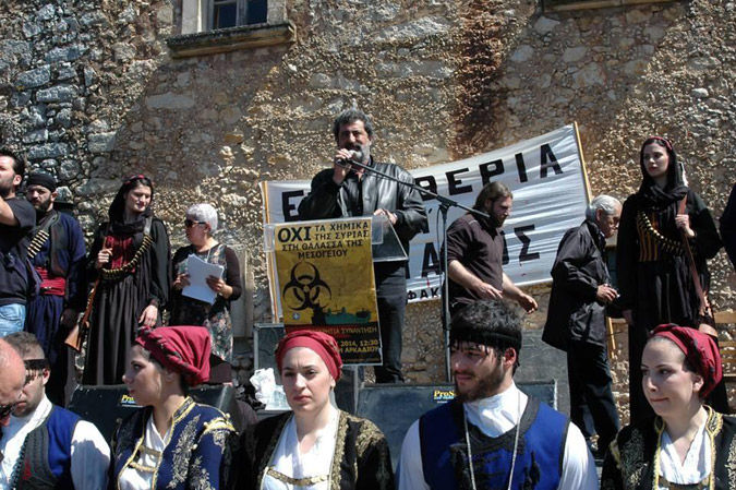 Ο γιατρός που αγαπά τις μαντινάδες και τις μπαλωθιές polakis3