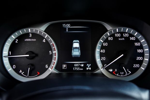 Το νέο Nissan “NP300 Navara” new_nissan_navara_instruments