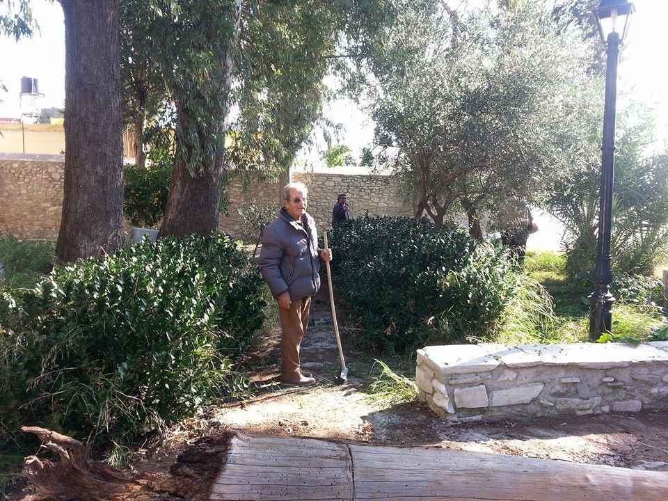 Καθαρισμός και Συντήρηση του Επισκοπείου των Αγίων Δέκα 12391074_942986115787985_4805801947730679909_n