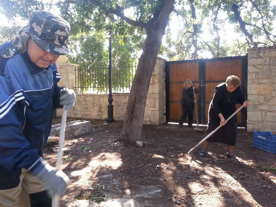 Καθαρισμός και Συντήρηση του Επισκοπείου των Αγίων Δέκα 12391339_942985582454705_7654290454980197398_n