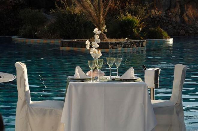 Κρητικό το πιο οικογενειακό ξενοδοχείο στον κόσμο 1919107_115138291833235_6863296_n