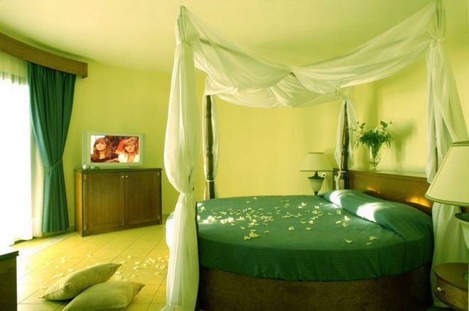 Κρητικό το πιο οικογενειακό ξενοδοχείο στον κόσμο 1919107_115139125166485_4802449_n