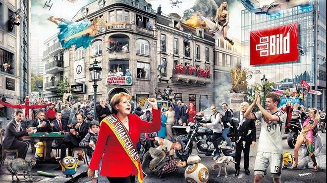 Ο Βαρουφάκης υψώνει το μεσαίο δάχτυλο με τον Τσίπρα καβάλα στη μηχανή του bild1