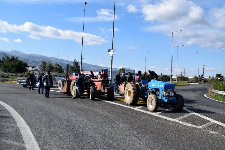 Μπλόκο και οι αγρότες των Αστερουσίων agrotes_asteroysia2