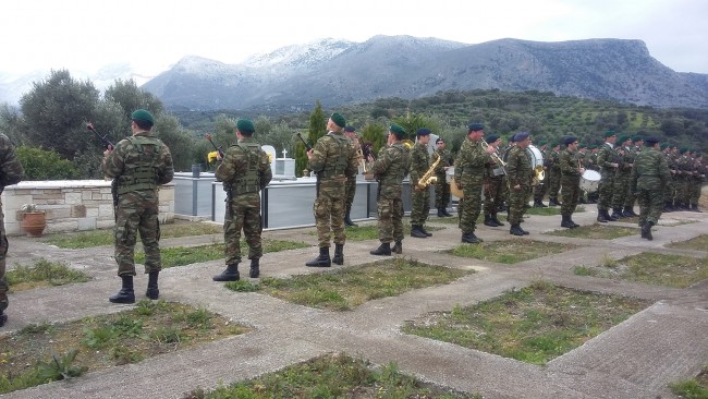 O Ήρωας Νίκος Καβροχωριανός επέστρεψε στην Κρήτη kavrohorianos