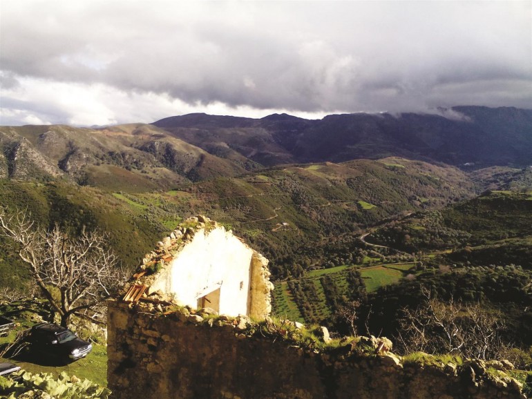 O χρόνος απειλεί την Μονή στο Βένι Αμαρίου moni-veni6