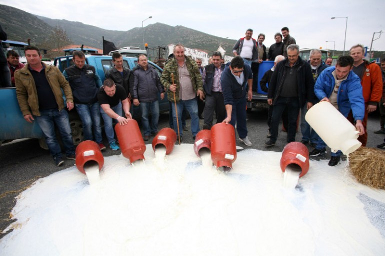 Αγρότες και πρόσφυγες: Ο πονοκέφαλος της κυβέρνησης agrotes1_3