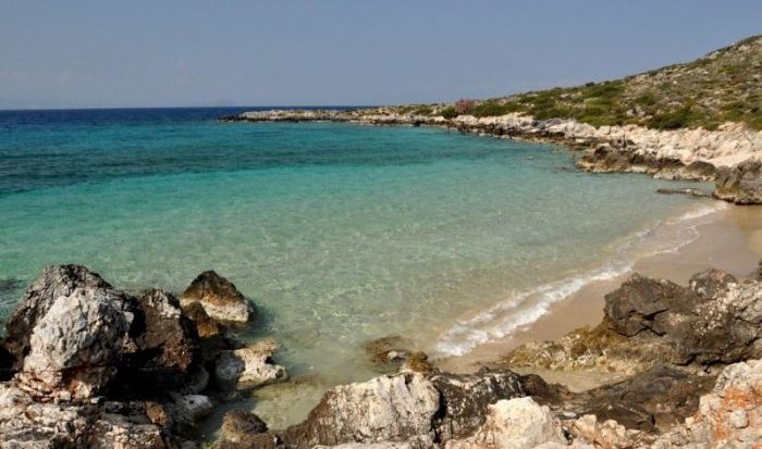 Καλά κρυμμένες παραλίες στα Χανιά που μαγεύουν maxairida