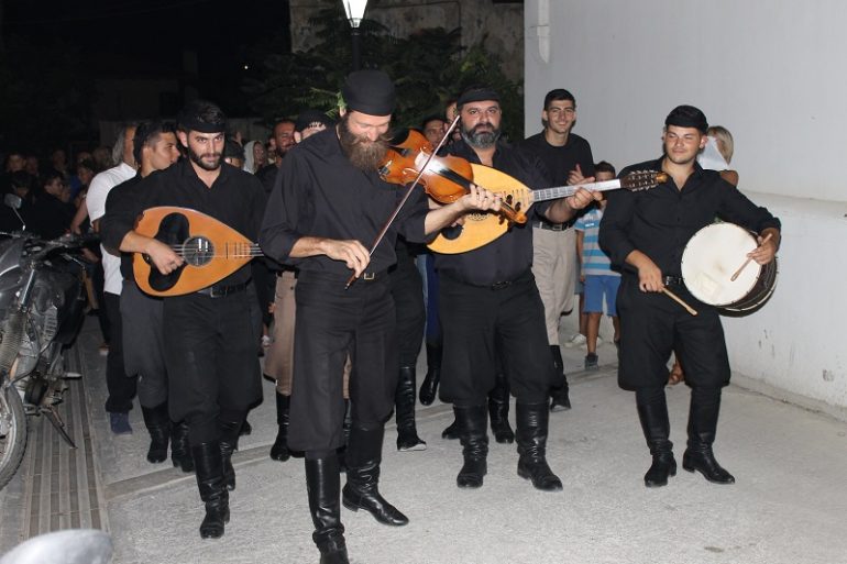 1η μέρα του Πανελλήνιου φεστιβάλ χορού στα Πιτσίδια pitsidia-xoros3
