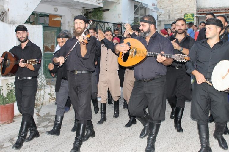 1η μέρα του Πανελλήνιου φεστιβάλ χορού στα Πιτσίδια pitsidia-xoros4