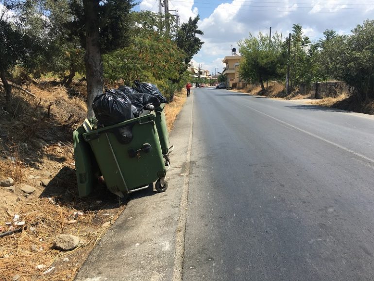 Καθαρισμός των Αγίων Δέκα από τον Πολιτιστικό Σύλλογο katharismos-agioi-deka8