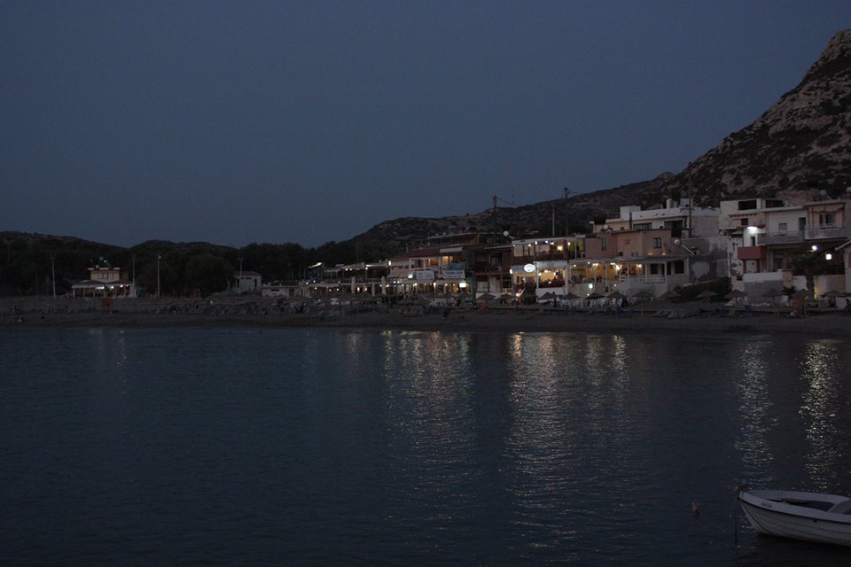 Το χρώμα των Ματάλων μόλις βραδιάσει! matala2