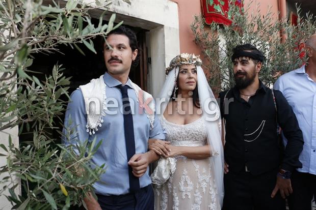 Παντρεύτηκε στο Μυλοπόταμο η Μαρία Τζομπανάκη tzompanaki-gamos3