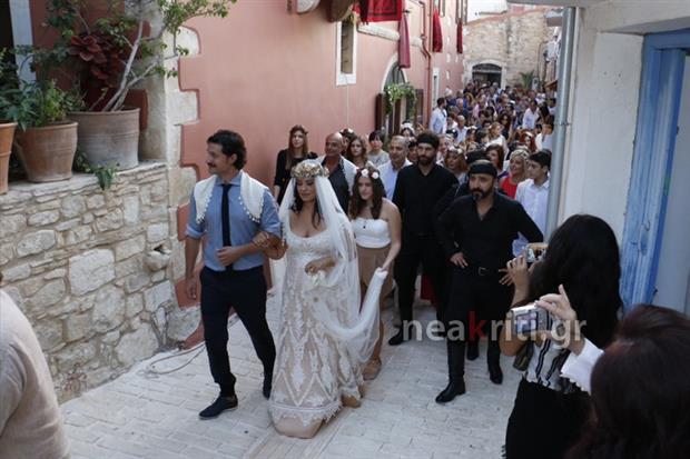 Παντρεύτηκε στο Μυλοπόταμο η Μαρία Τζομπανάκη tzompanaki-gamos5