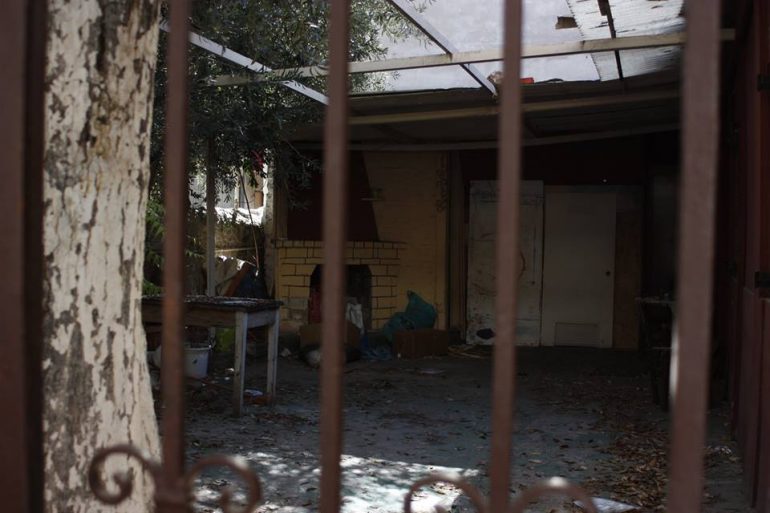 Έβαλε λουκέτο και το διάσημο στέκι "Του Αποστόλη το κουτούκι" apostoli1