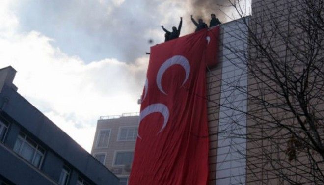 Εκρήξεις και πυροβολισμοί στην Τουρκία