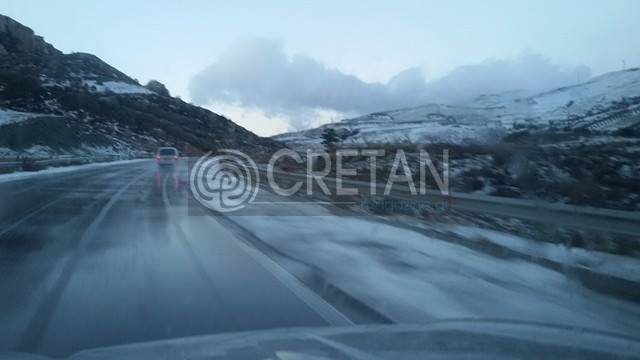 Στα "λευκά" ντύθηκε όλο το Ηράκλειο