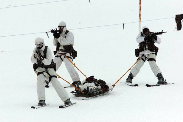 Οι Έλληνες κομάντος γυμνοί στα χιόνια!
