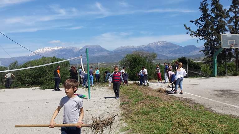 Λάμπει το Πετροκεφάλι από την καθαριότητα!