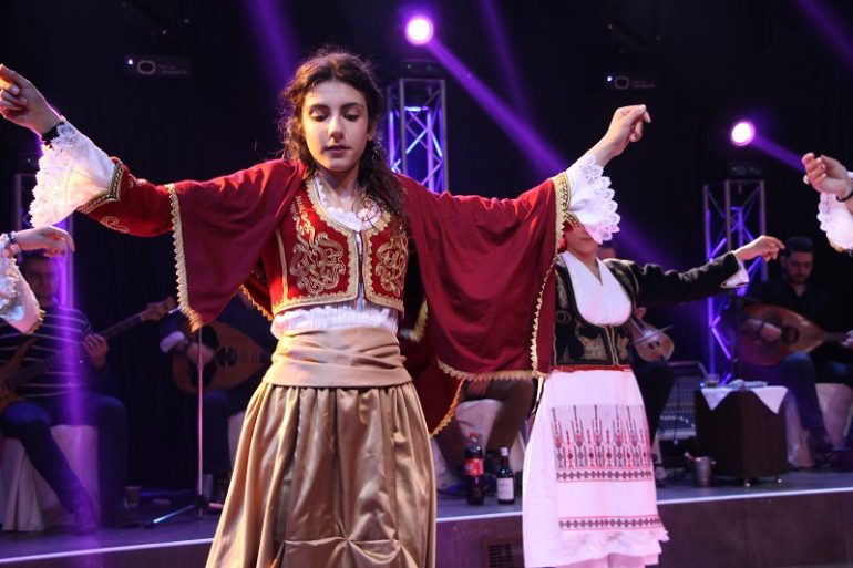 Με χορό και λύρα ολοκληρώθηκε ο ετήσιος χορός από τις σχολές Γεωργιλαδάκη