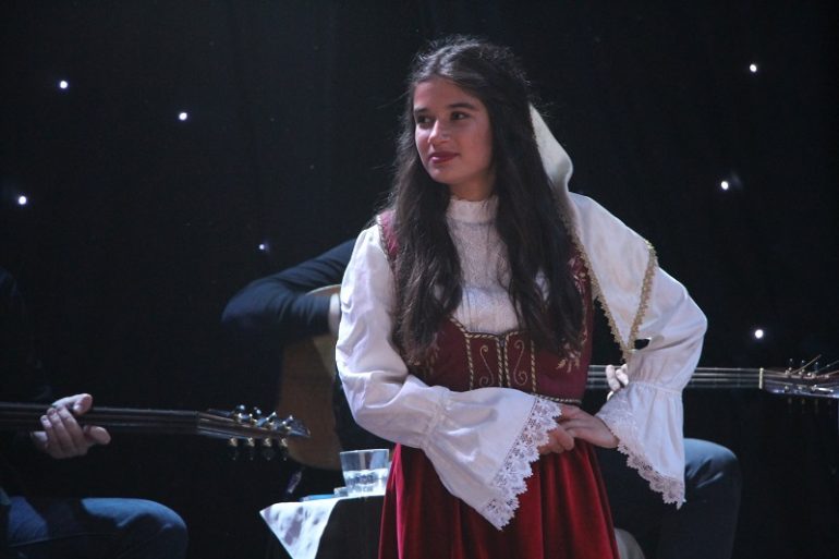 Με χορό και λύρα ολοκληρώθηκε ο ετήσιος χορός από τις σχολές Γεωργιλαδάκη