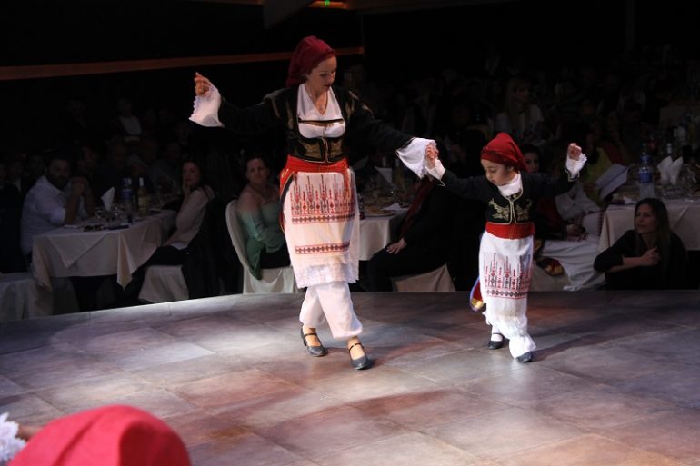 Με χορό και λύρα ολοκληρώθηκε ο ετήσιος χορός από τις σχολές Γεωργιλαδάκη