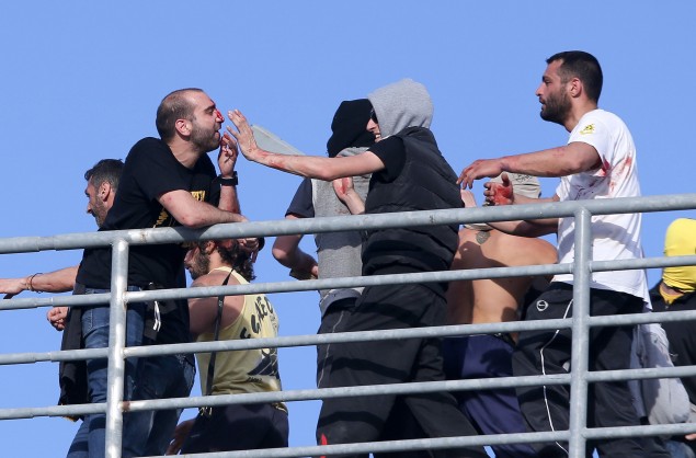 Απίστευτες σκηνές ωμής βίας στο Πανθεσσαλικό!