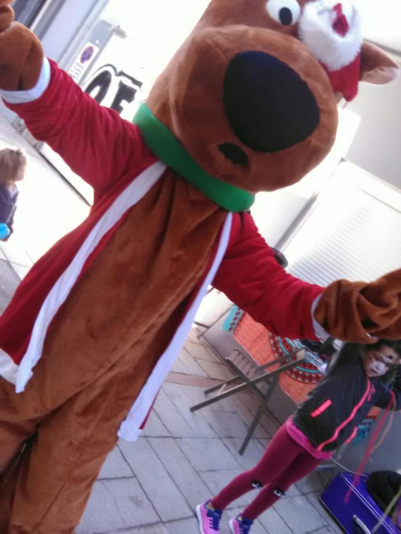 Συλλογική κουζίνα στην... γιορτή αγάπης